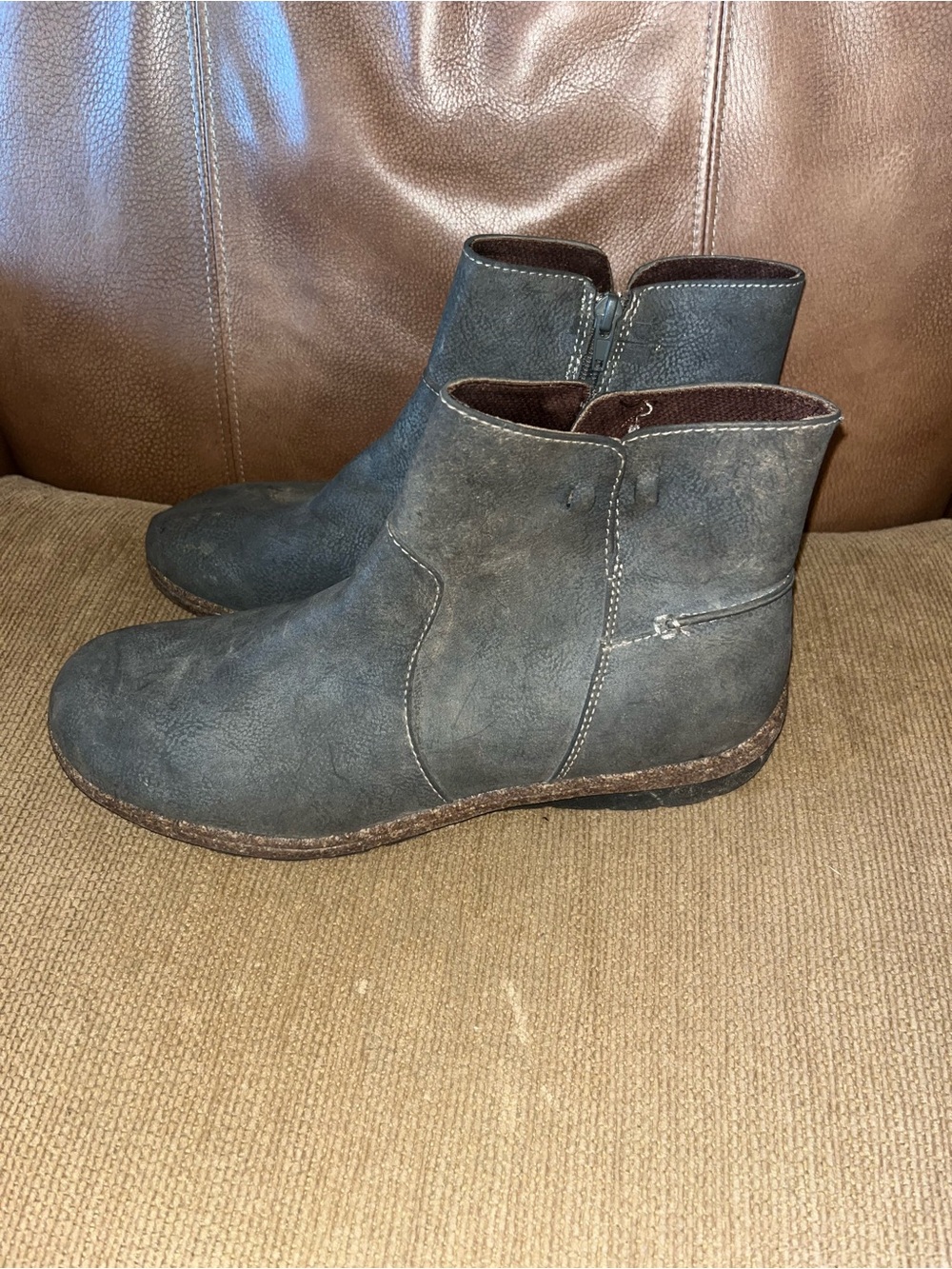 B.o.c size 10 gray brown Addi zip size ankle bootie GUC